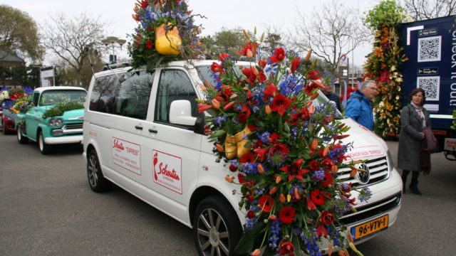 Bloemencorso zoekt deelname luxe-wagens