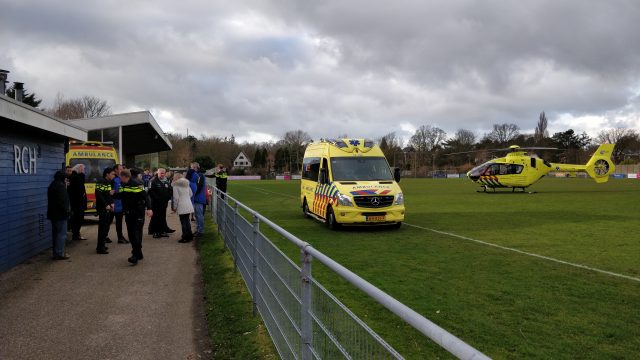 Traumaheli op het voetbalveld