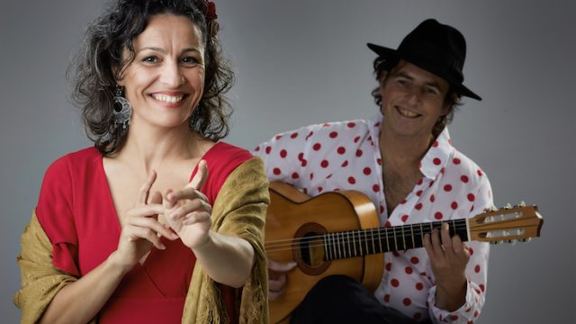 Optreden van Mónica Coronado en Manito