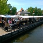 Kunstmarkt bij historisch sluisje in Spaarndam