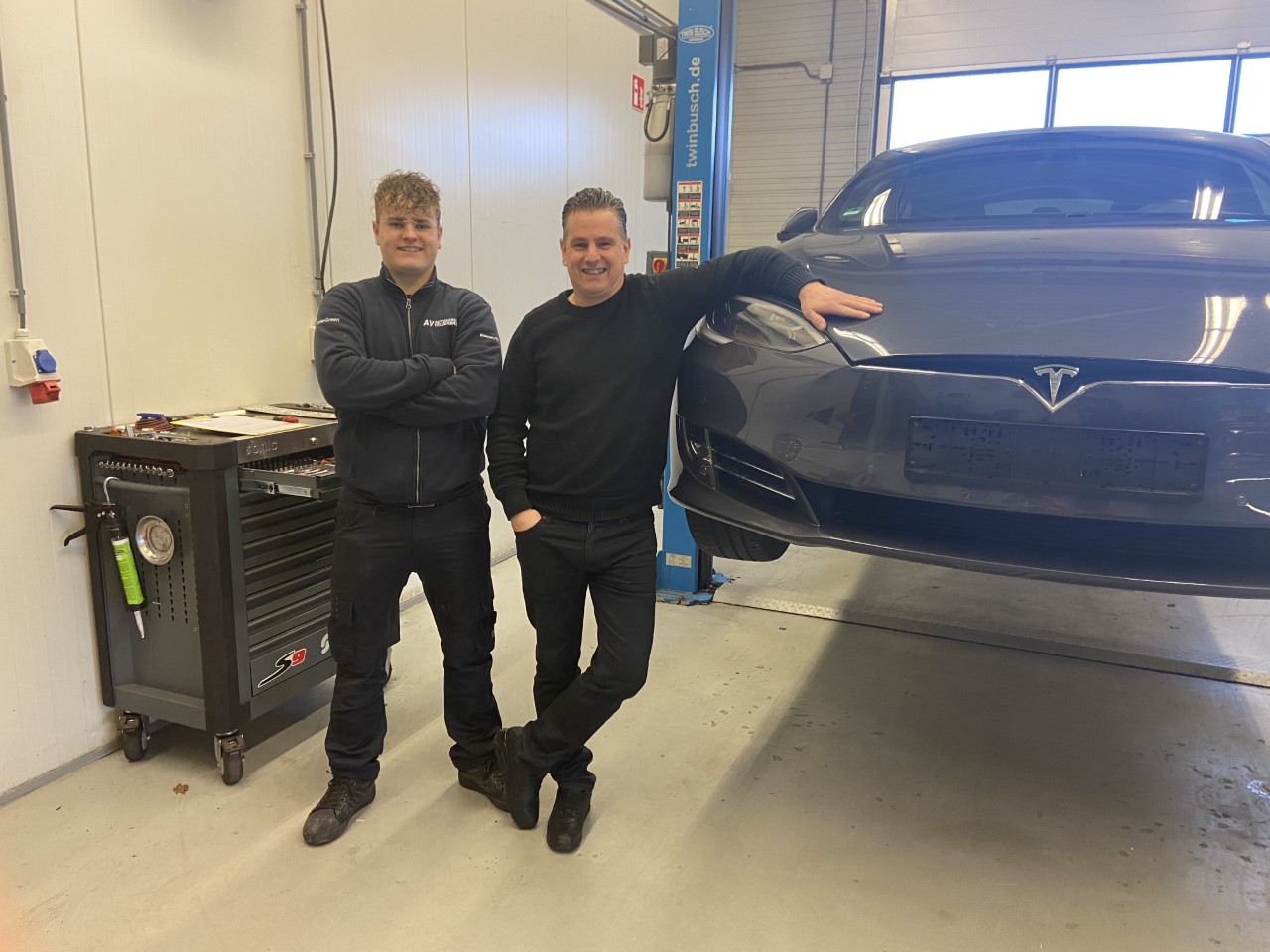 Autoservice Velserbroek: kwaliteit van vader op zoon