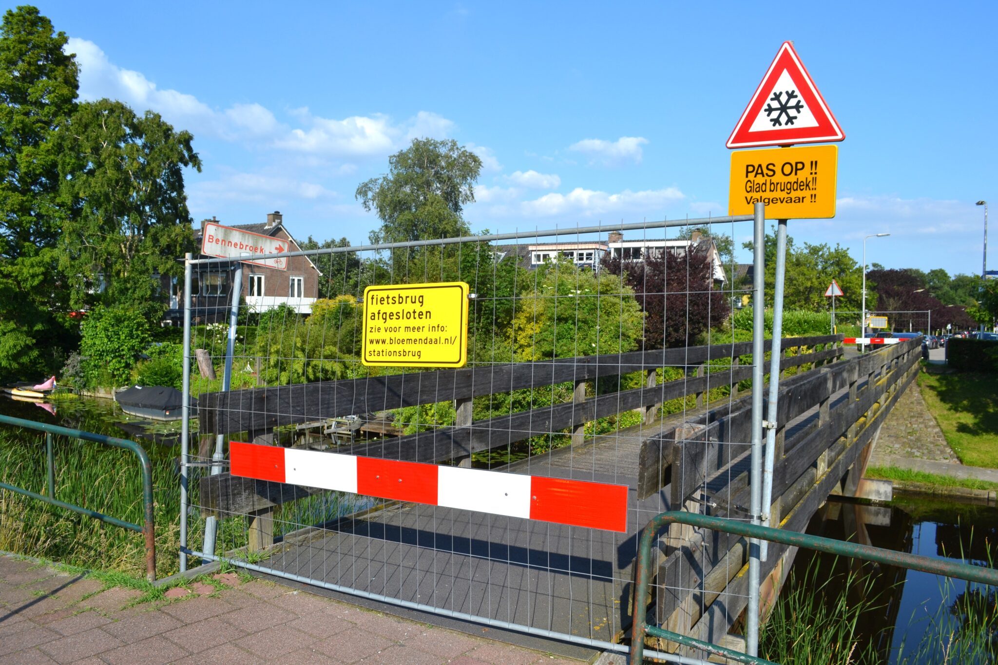 Stationsbrug Leidsevaart/Bekslaan tot 2026 dicht: “Te slechte staat om open te houden”