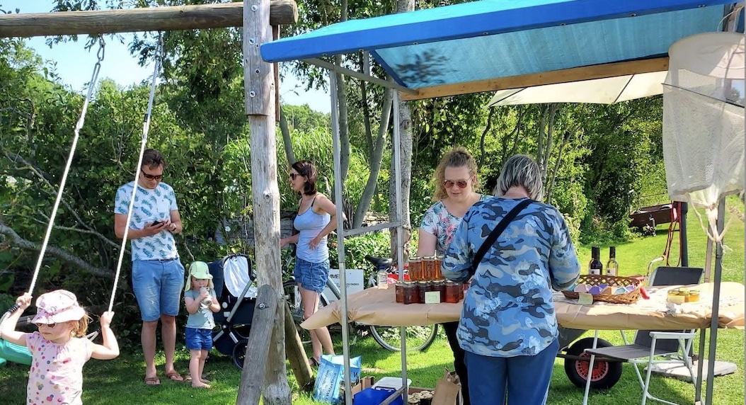 Tuinvereniging Bennebroek heet je welkom met een ijsje
