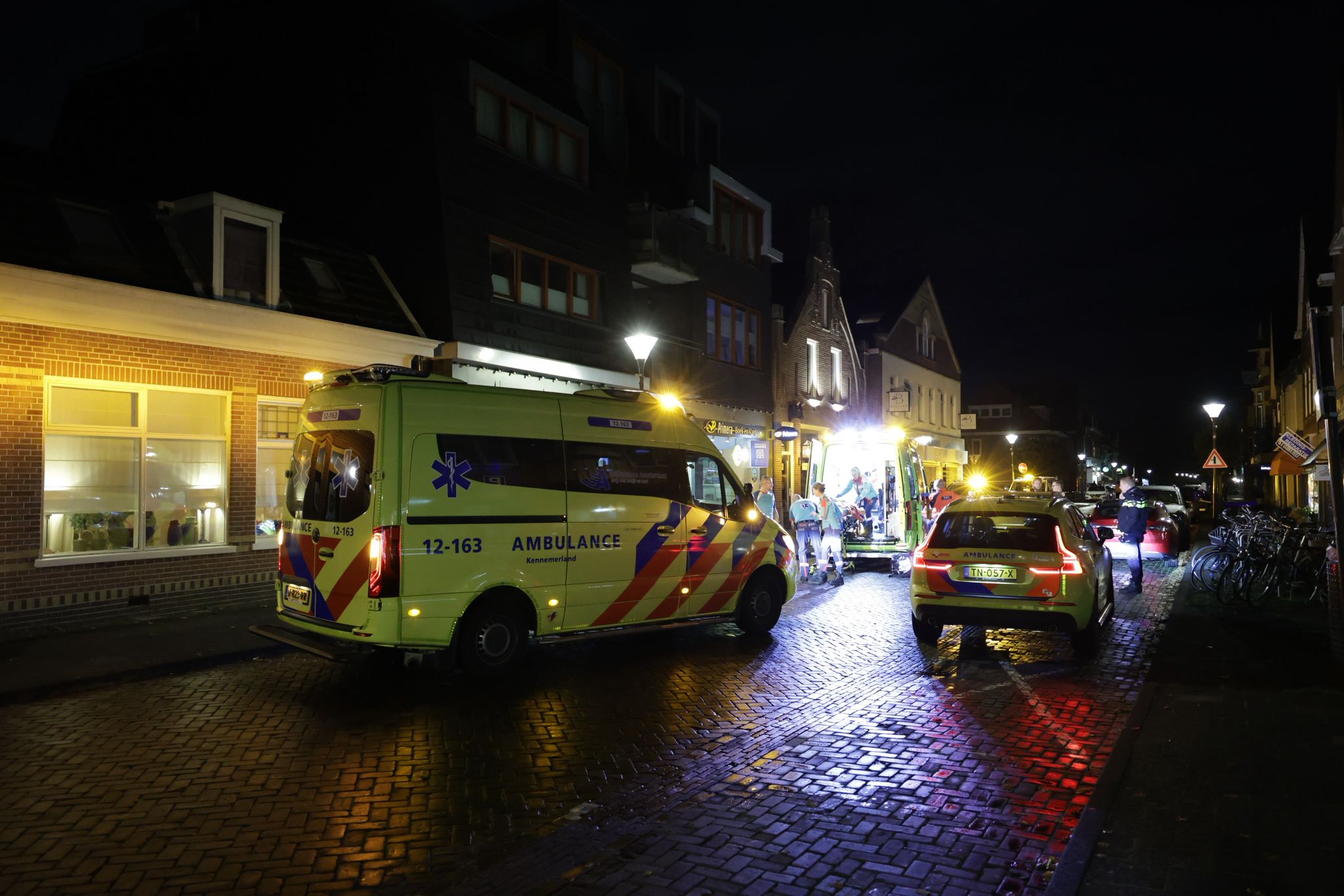 Fietser gewond op Raadhuisstraat: traumateam ingezet
