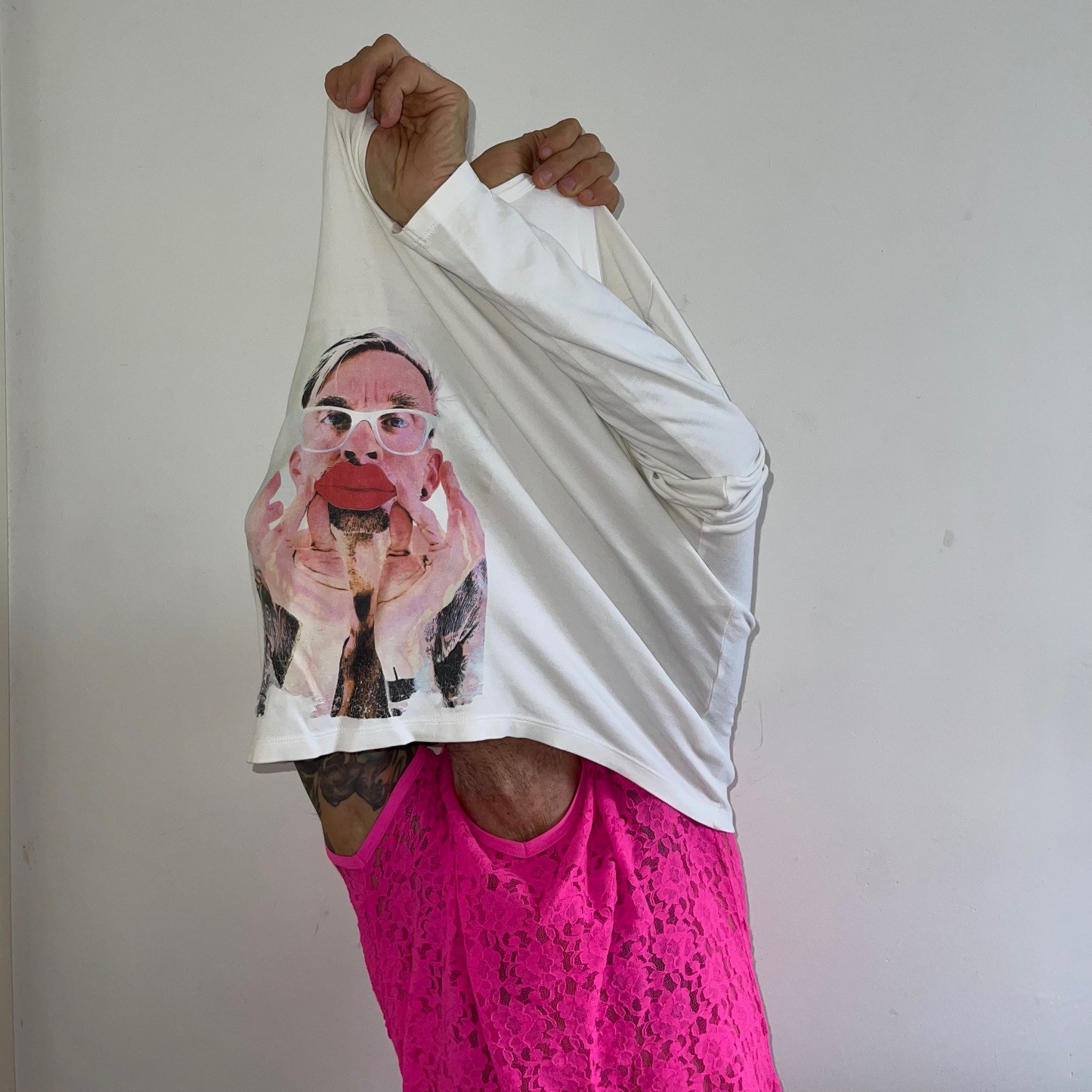 Roze Kunstlijn hult zich in Love