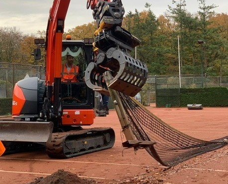 Start renovatie tennisbanen TV Merlenhove