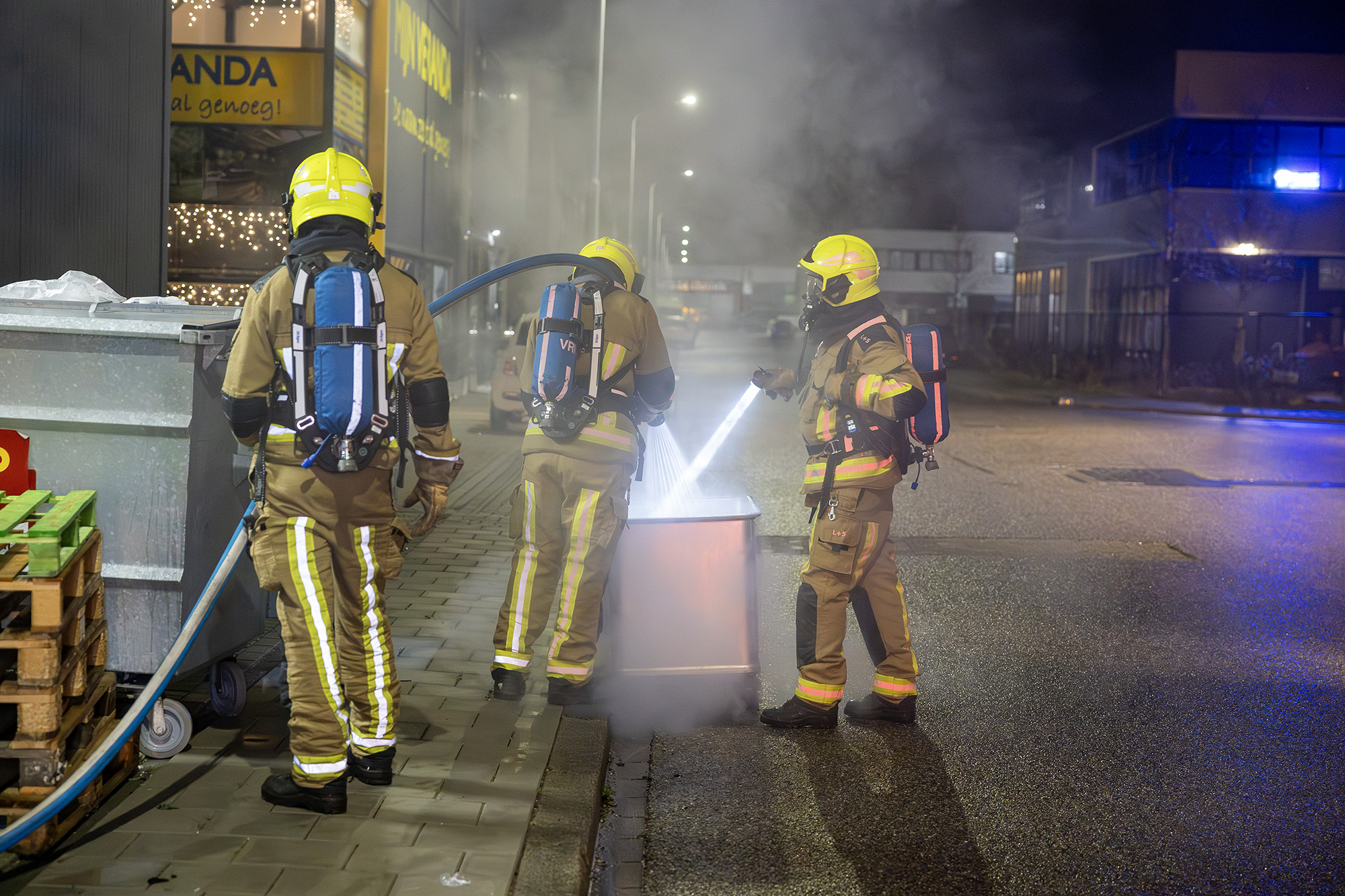 Brand in bedrijfspand aan Crommelinbaan Cruquius