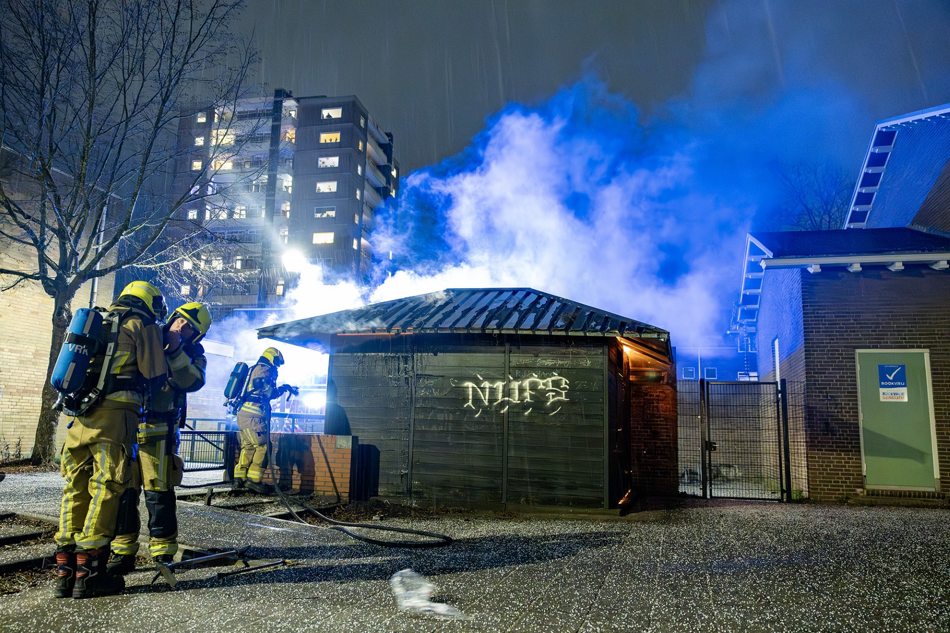 Brand in bijgebouw SBO De Trapeze in Haarlem