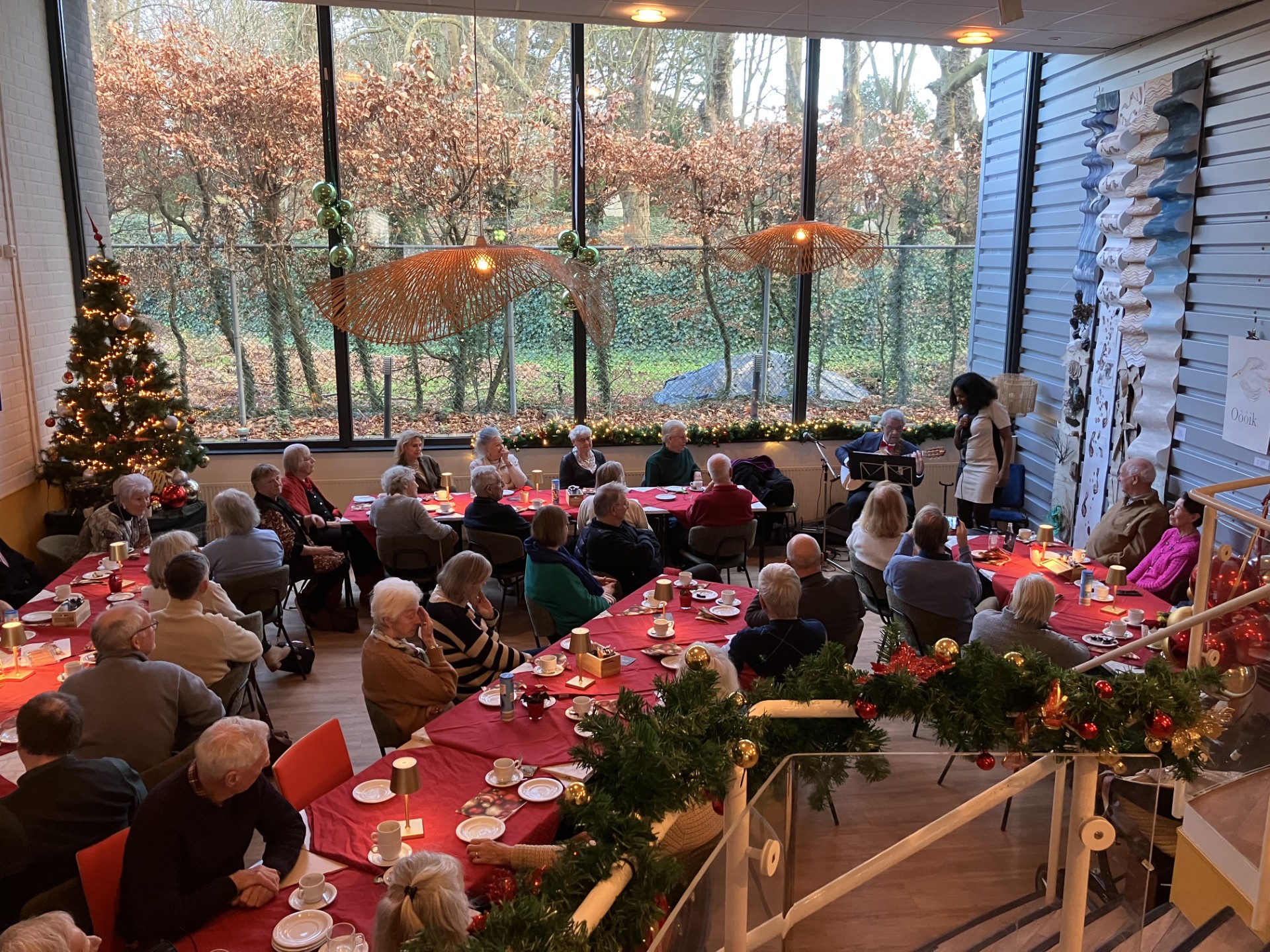 Muziek, verhalen en oliebollen: dan heb je een gezellige middag