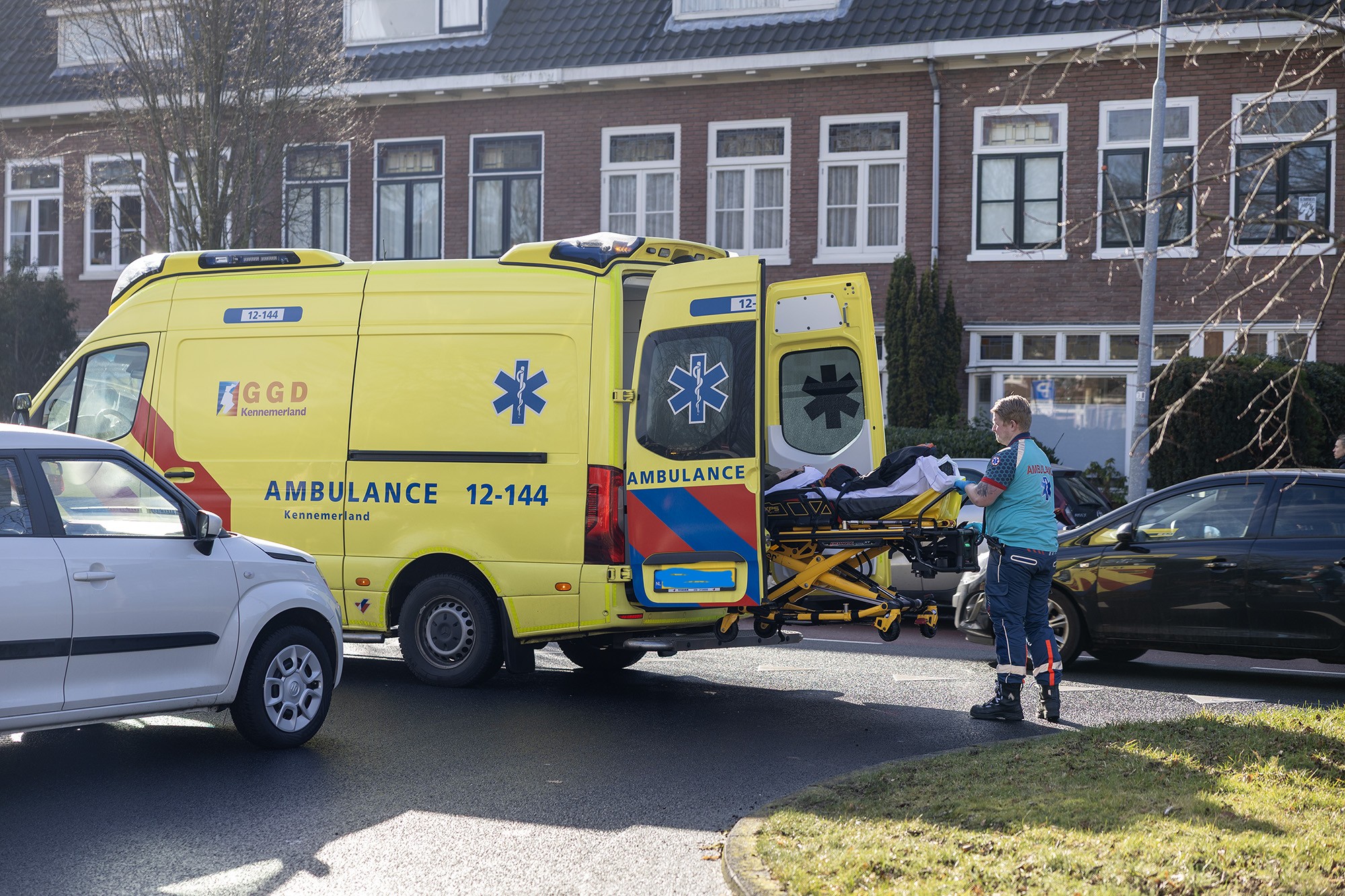 Fietsster gewond bij aanrijding Planetenplein Haarlem