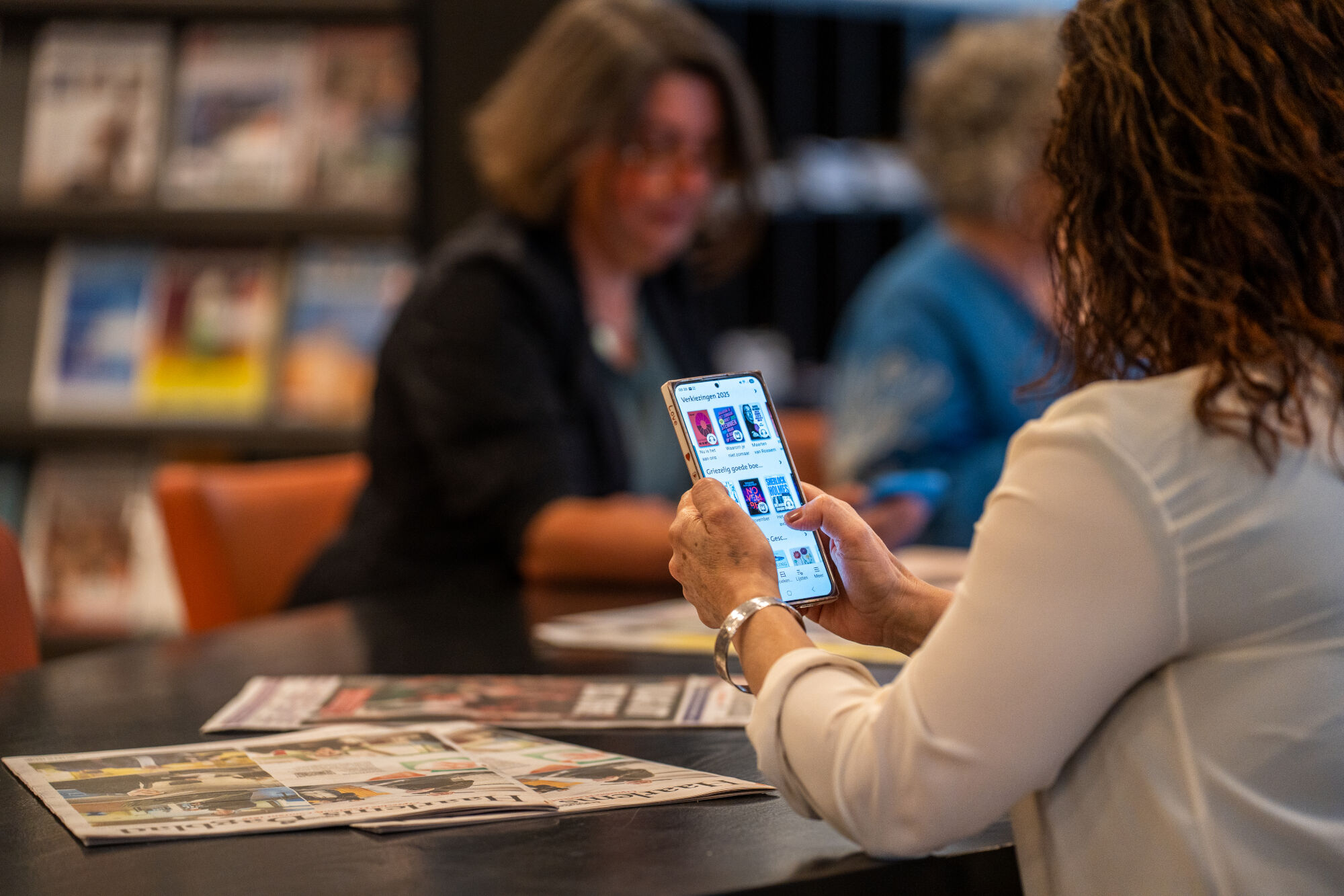Meer dan alleen digitale hulp: een wereld die opengaat bij de Bibliotheek