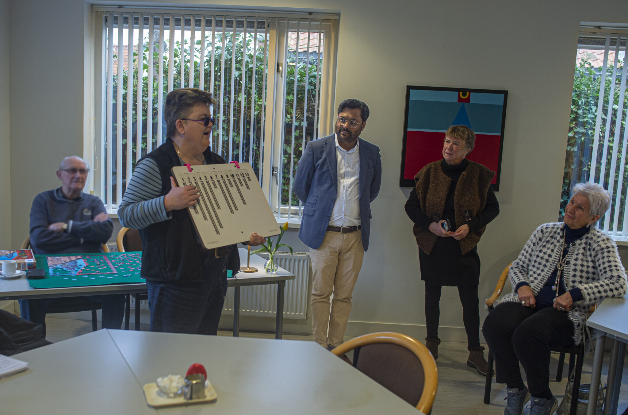 Werkgroep Toegankelijkheid Heemstede demonstreert gebruik stemmal