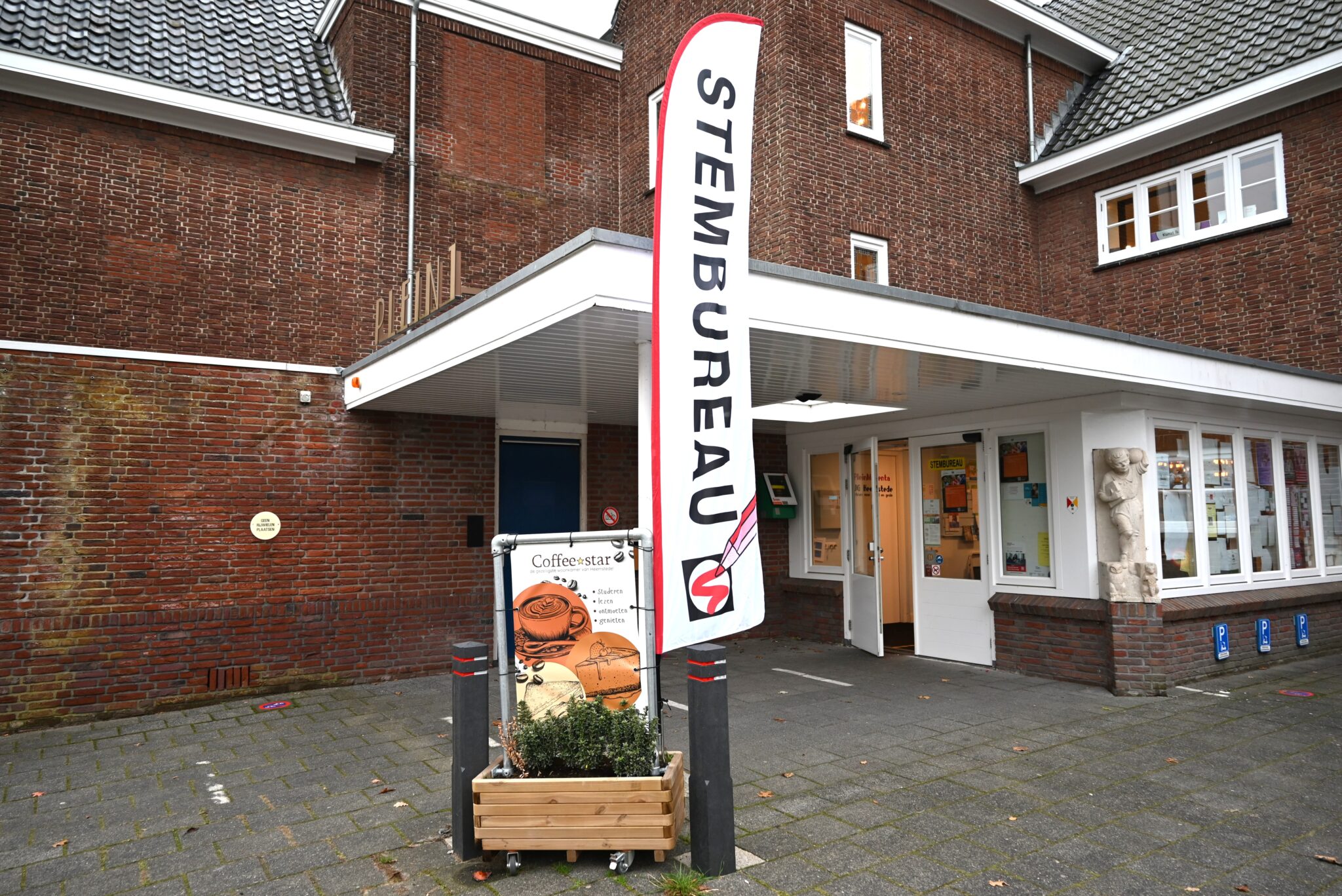 In de startblokken voor de gemeenteraadsverkiezingen van 18 maart