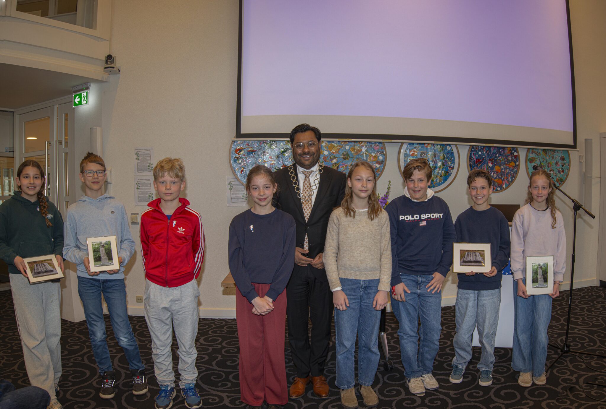 Kinderen onder de indruk tijdens ‘Adopteer een monument’