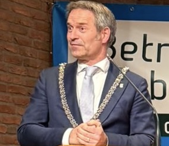 Dorpsraad Bennebroek ontvangt burgemeester