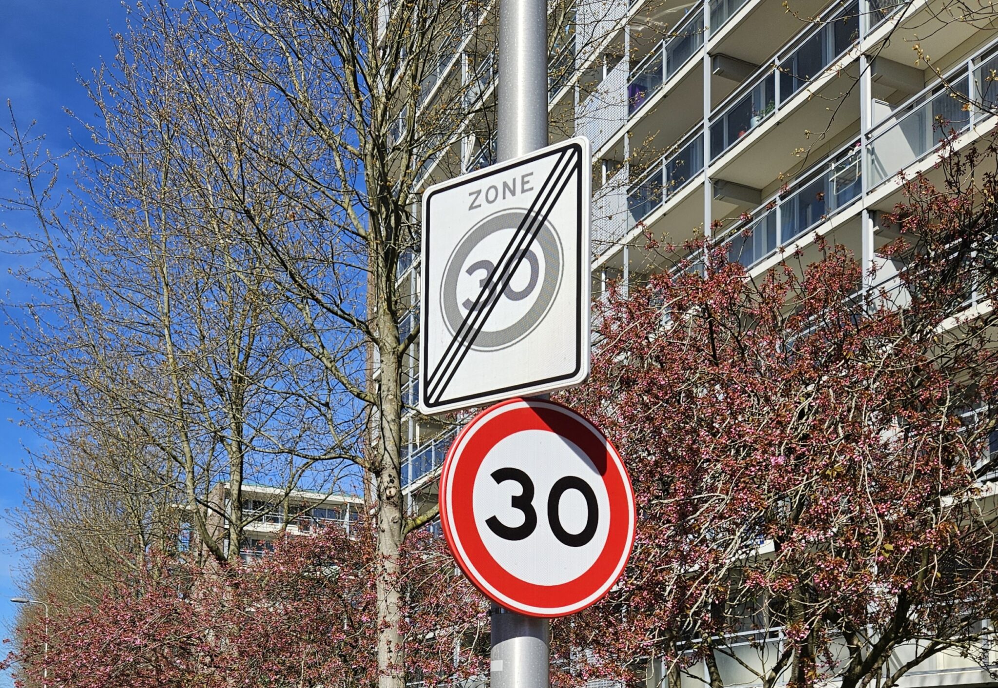 Borden die elkaar tegenspreken