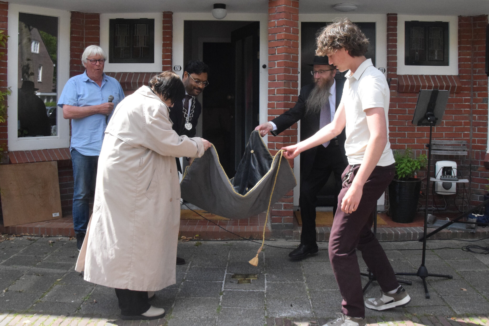 ‘Verhalen die je bijna niet gelooft, maar wel gebeurd zijn’