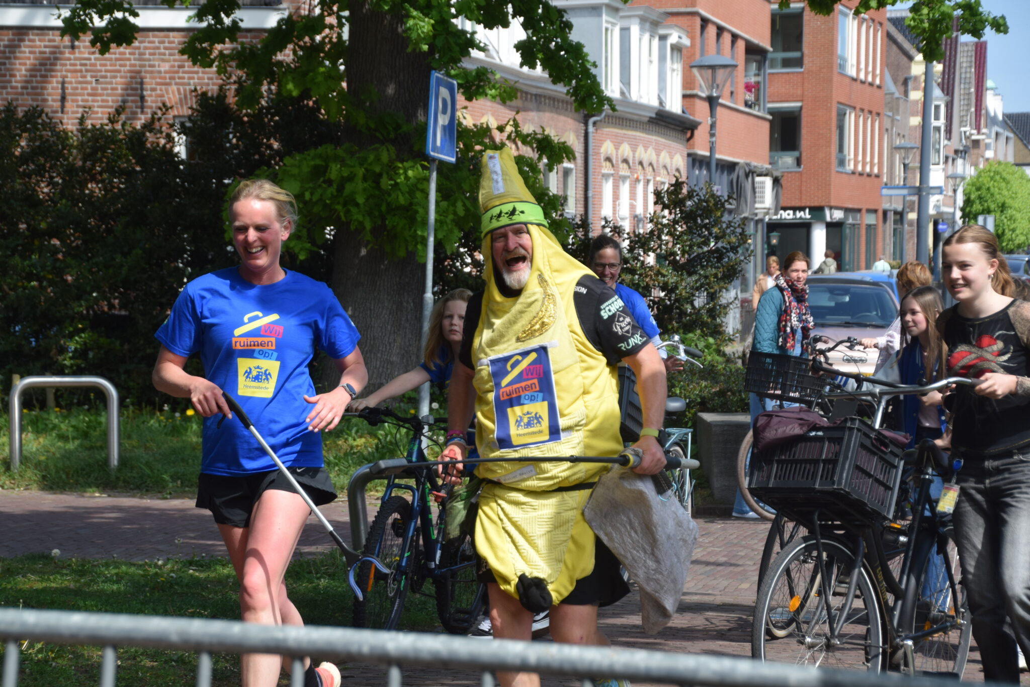 Wethouder, jeugdraad en scholen zetten zich in voor schone omgeving