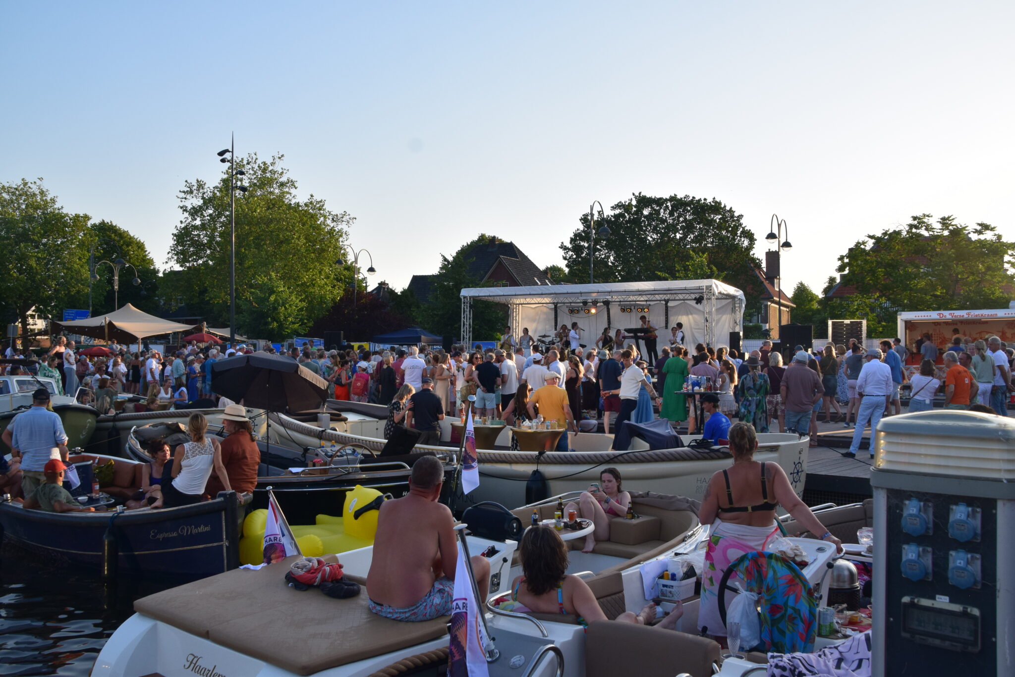 “Waar is het feestje? Bij de haven is het feestje!”