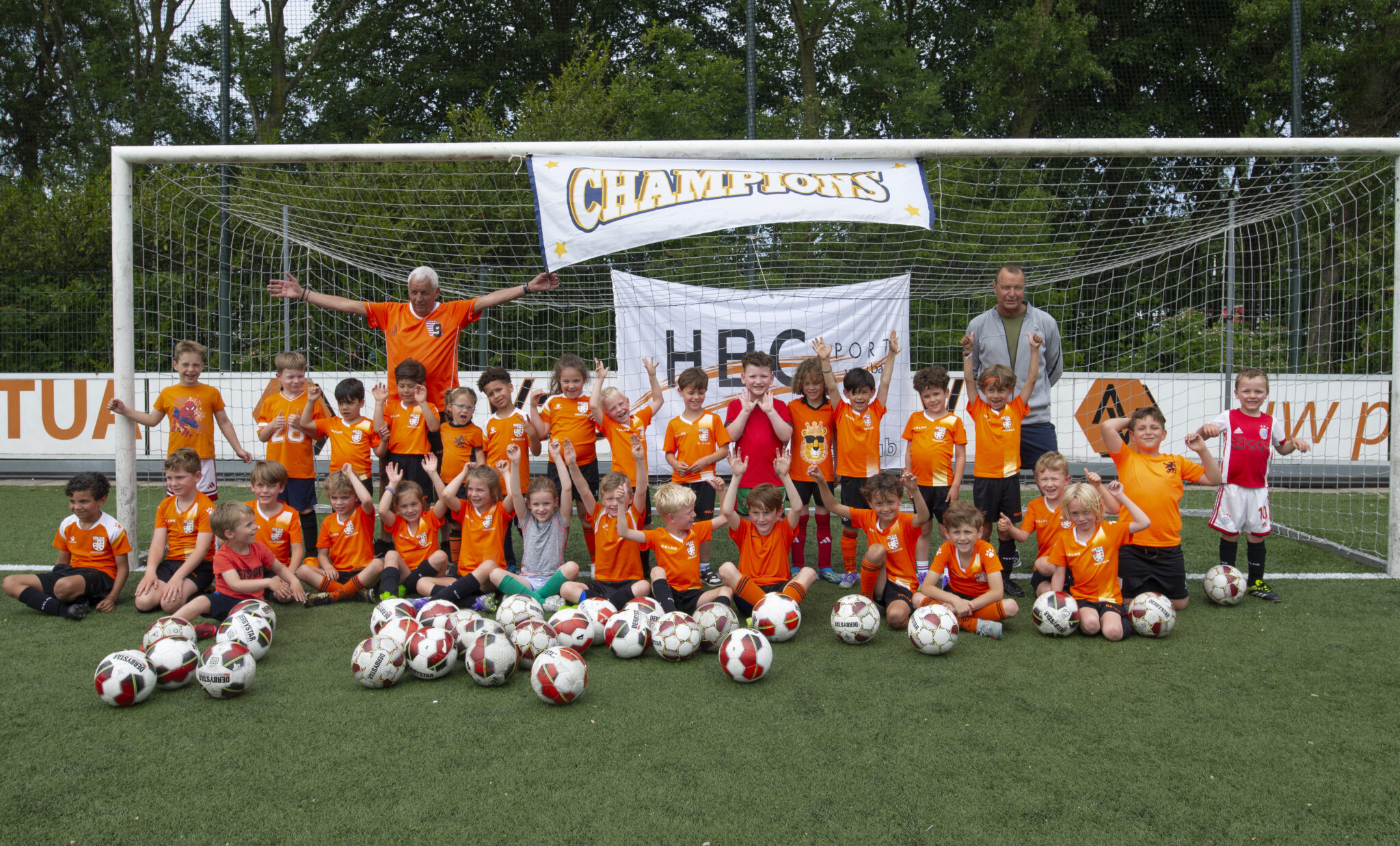 Voetbalseizoen HBC mini’s feestelijk afgesloten