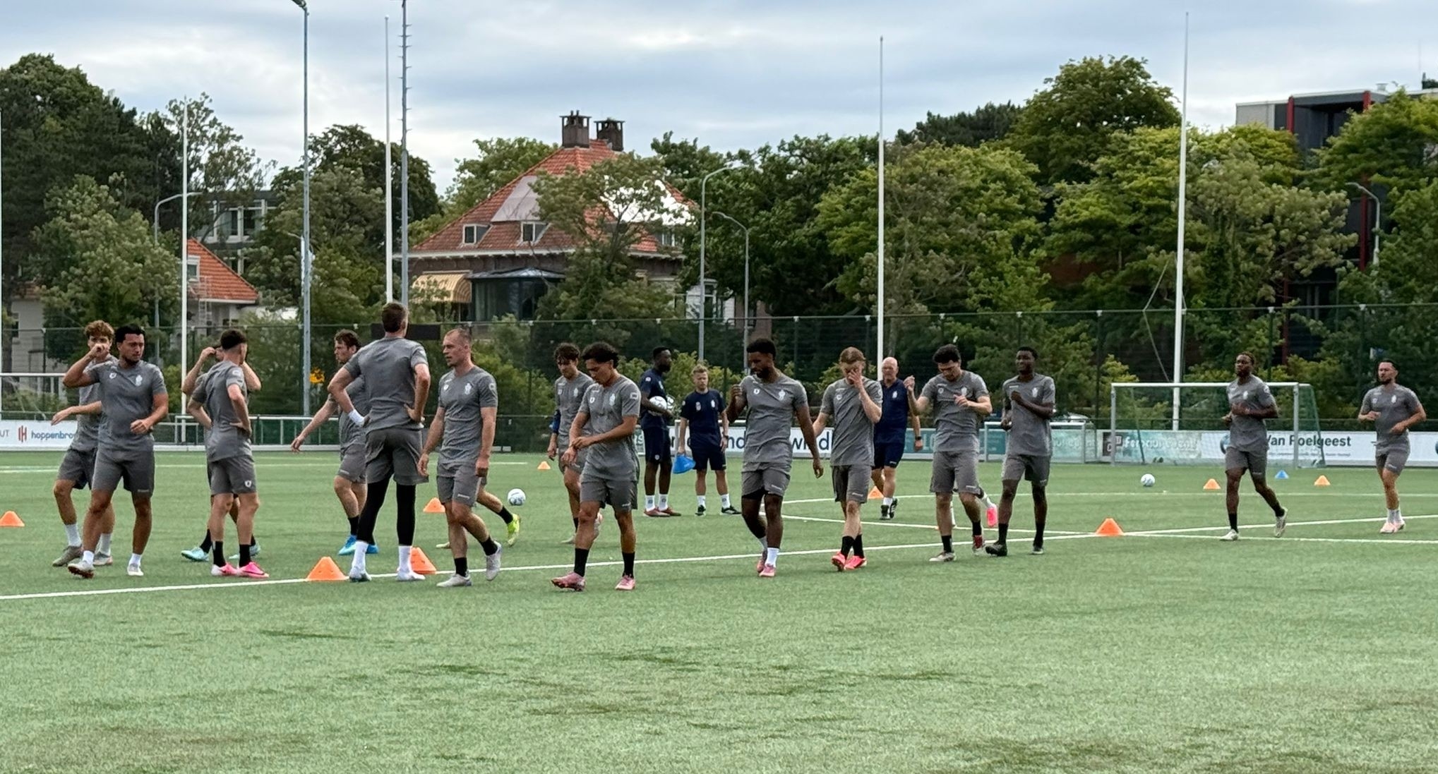 Eerste training voetballers Koninklijke HFC